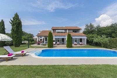 Schöne Villa mit großem Pool und wunderschöne...