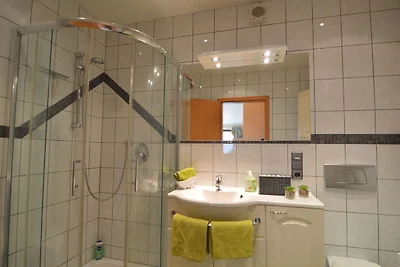 Moderne Ferienwohnung in Nohn in Waldnähe