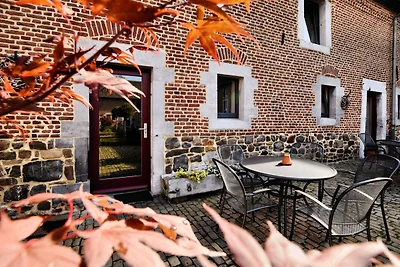 Geräumiges Ferienhaus in Richelle mit private...