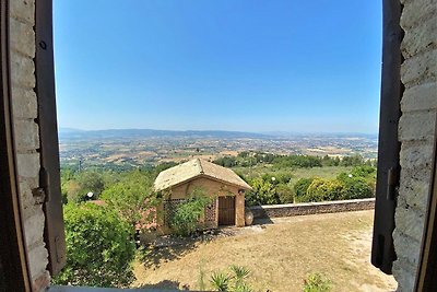 Schönes Ferienhaus in Assisi mit Garten