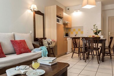 Malerische Wohnung mit Geschirrspüler an eine...