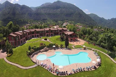 Luxuriöses Apartment in Idro mit Pool