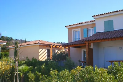 Haus mit AC, zwischen Innenraum und Meer