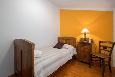 Ferienhaus mit Pool für 7 Personen in einer k...