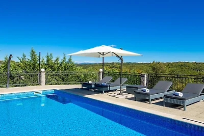 Villa in Labin mit Schwimmbecken