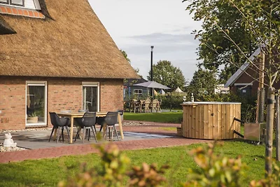 Bauernhaus mit dekorativem Kamin in Zuna