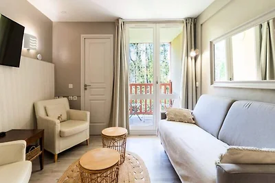 Residenz f�r sechs Personen mit Pool