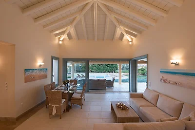 Luxuriöse Villa mit Pool auf der Insel...
