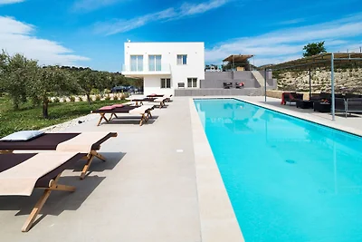 Luxe villa in de buurt van Noto met panoramis...