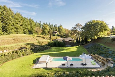 Luxuriöse Villa mit  Pool in Montignac