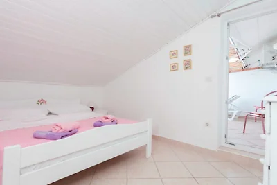 Apartments Lili Two Bedroom Apartment Sea...
