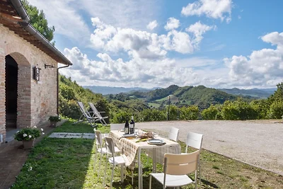 Appartamento in agriturismo con piscina e tan...