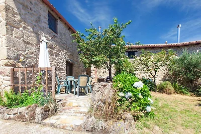 Wohnung in Castrotaסe mit Garten
