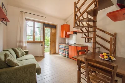 Cottage rustico a Magione con piscina