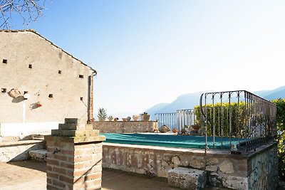 Sonniges Ferienhaus in Itieli mit Pool