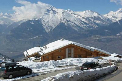 Chalet in Veysonnaz in der Nähe von Skipisten