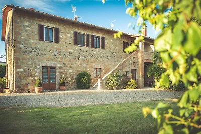 Eingerichtetes Ferienhaus mit Pool