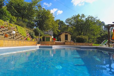 Stein-Landhaus in Marche mit Pool