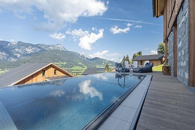 Majestätisches Chalet mit Pool und Sauna