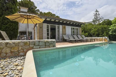 Villa di lusso con piscina e vista sul mare