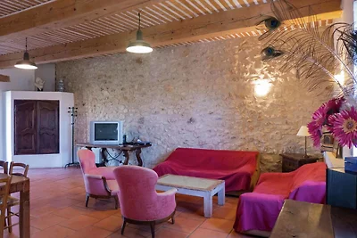 Spaziosa villa per 6 persone con piscina