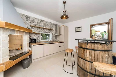 Villa am Meer mit Swimmingpool in Barotul