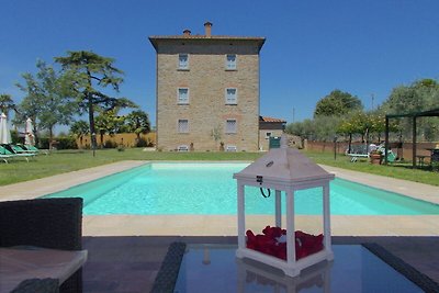 Villa mozzafiato a Cortona con piscina