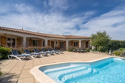 Geräumige Villa in Pouzols-Minervois mit pool