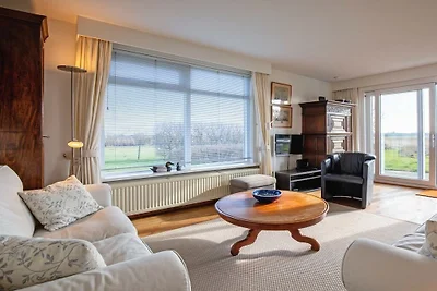 Vakantiehuis in Den Burg met zwembad