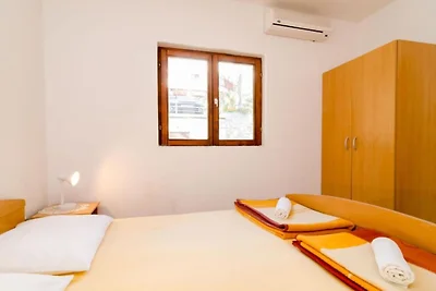 Guest House Sobra 38 - Double Room 1