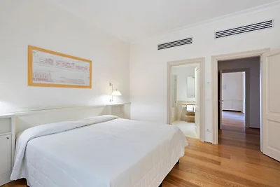 Modernes Ferienhaus in Rignano mit Pool