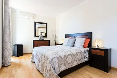 Wohnung bei Meia Praia mit Meerblick