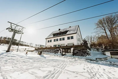 Q-Stall, Apartment 02