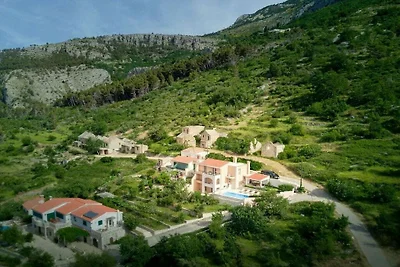Ferienhaus in Makarska mit Schwimmbecken