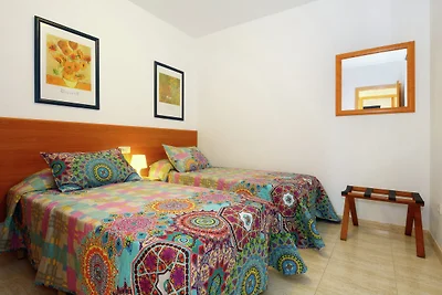 Spaziosa villa a Playa Blanca con piscina