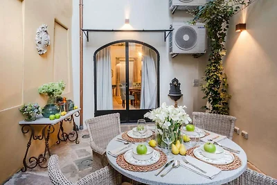 Appartement in Lucca met tuin en zwembad