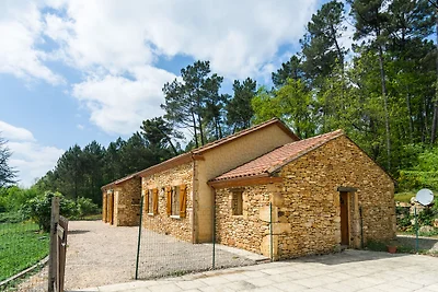 Pittoresca casa vacanze con piscina