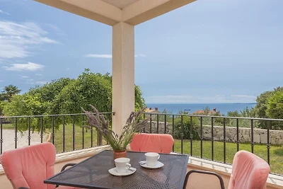 Villa in Koromačno mit Schwimmbecken