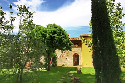 Schickes Bauernhaus in Cortona mit Schwimmbad