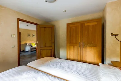 Schöne Wohnung 6, Schloss aus dem 16.