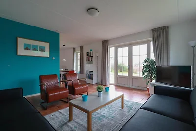 Freistehende, geräumige Strandvilla für 8...