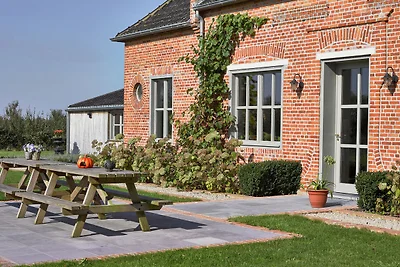 Spaziosa villa a Diksmuide, con cortile