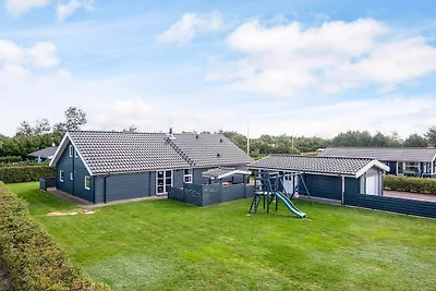 12 Personen Ferienhaus in Tarm-By Traum