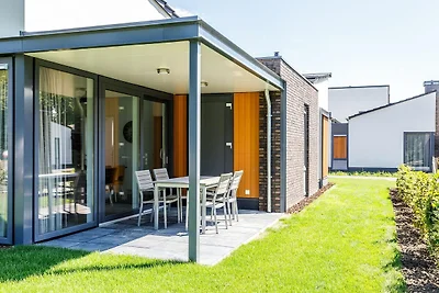 Stijlvolle villa met overdekt terras in...