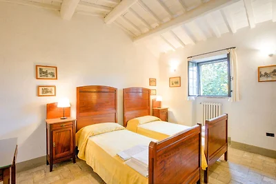 Casa rustica con giardino privato