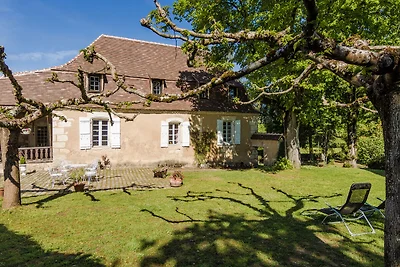 Gemütliche Villa in Sourzac mit privatem pool