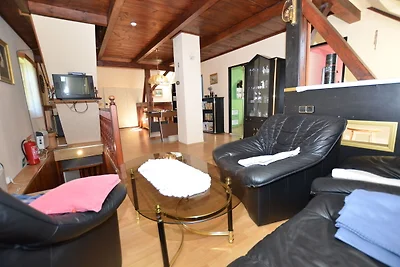 Ferienhaus in Starי K?e?any mit Garten