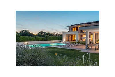 Villa in Svetvincenat mit Schwimmbecken