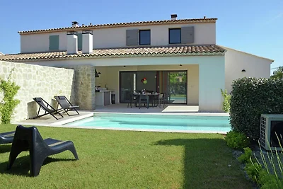 Villa moderna con piscina privata a Malaucèn