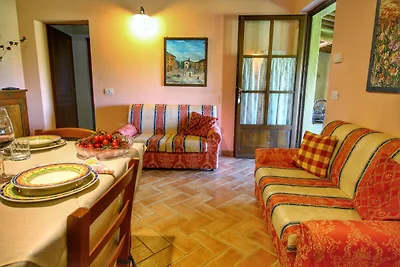 Agriturismo di lusso con piscina a Montalcino
